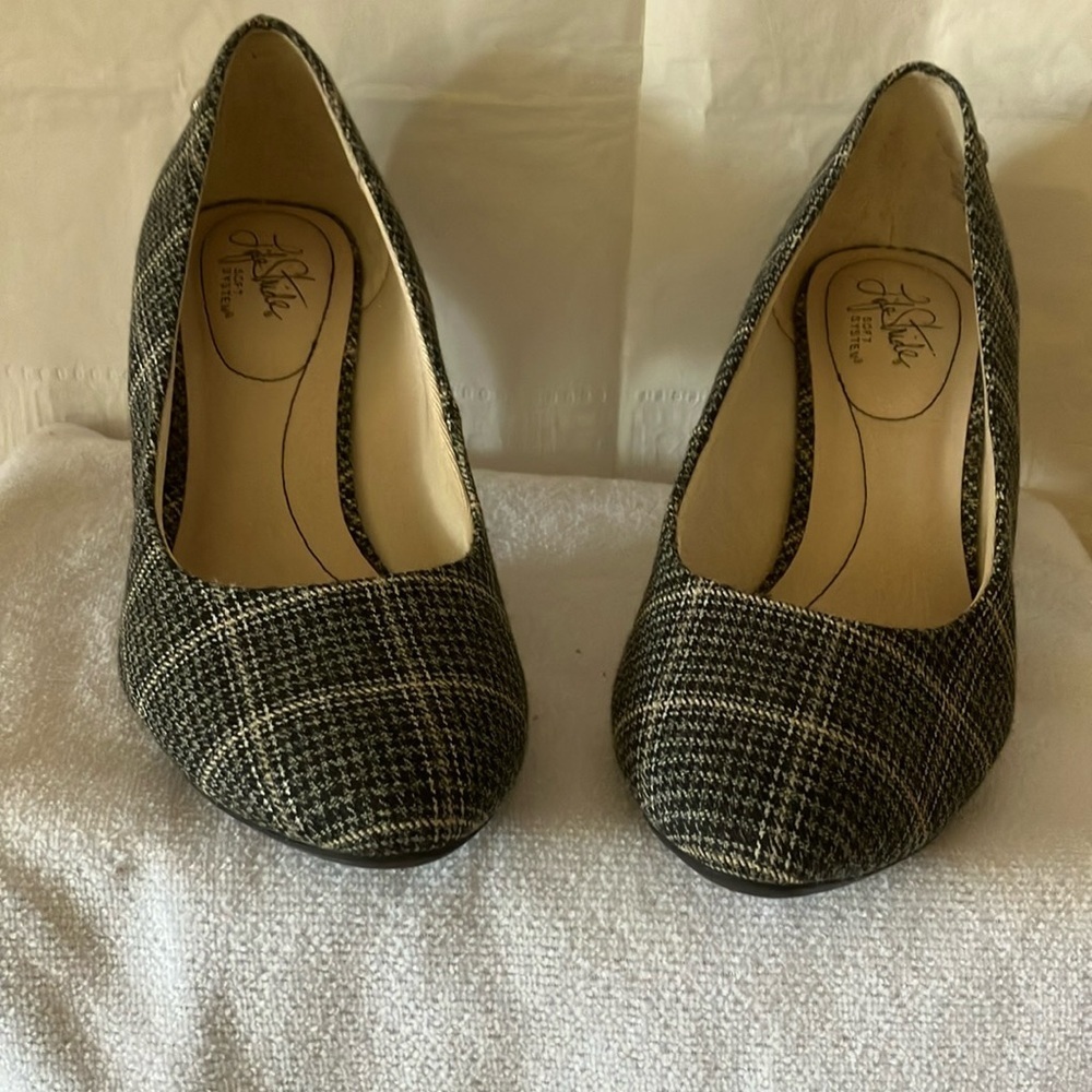 Life Stride Parigi Medium Black Gray Plaid Soft System Sz 10 Slip on Heels GUC